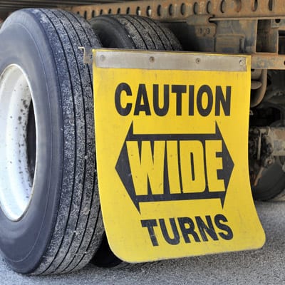 Huntsville truck accident lawyers discuss wide-turn truck accidents.